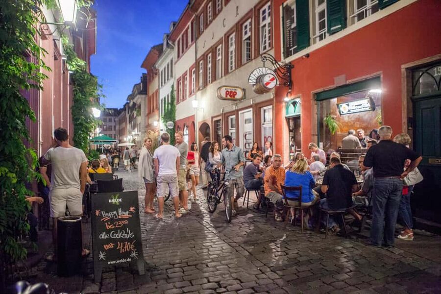 Heidelberg: Pub crawl through the old town including drinks - Walking through Heidelberg’s Old Town