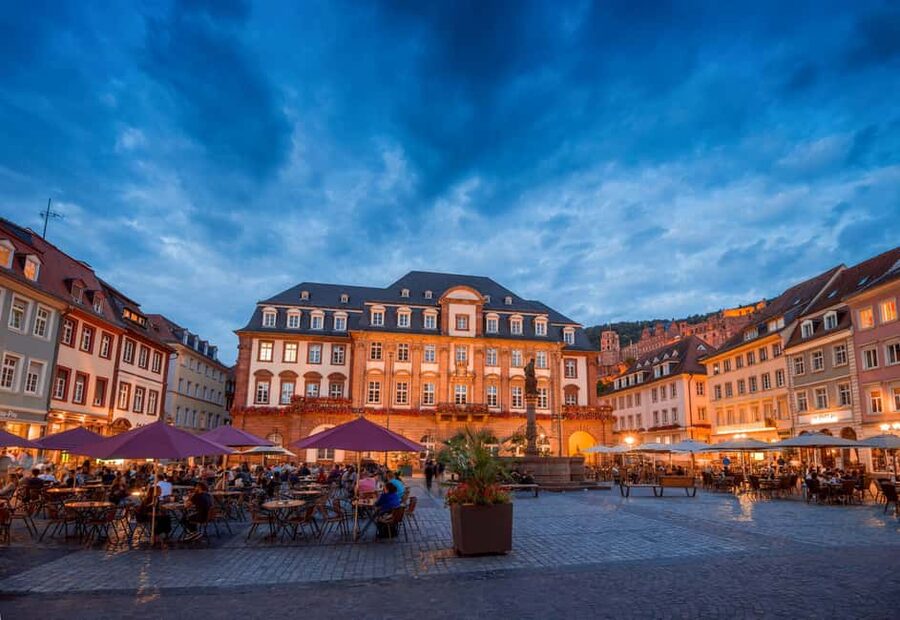 Heidelberg: Pub crawl through the old town including drinks - Starting at the Market Square fountain