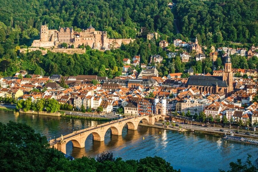 Heidelberg: Scavenger Hunt Self-Guided Tour - Following the Neckar to the Old Bridge