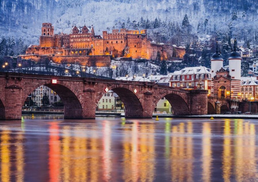 Heidelberg: Sightseeing Boat Tour with Mulled Wine - Choosing your seat and preparing for the weather