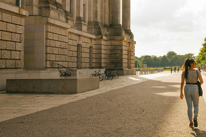 Highlights & Hidden Gems With Locals: Best of Berlin Private Tour - What the guides add to the experience