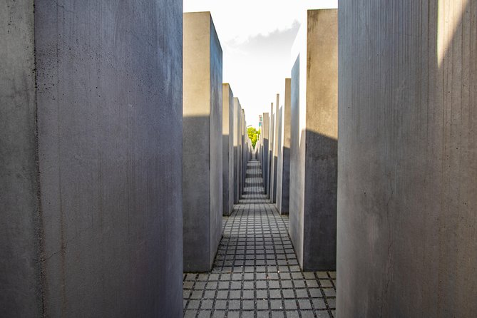 Historic Berlin: Exclusive Private Tour with a Local - The 1953 East German uprising at Platz des Volksaufstandes