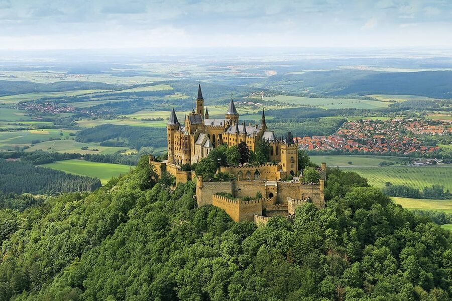 Hohenzollern Castle: Full-Day Tour from Frankfurt - Understanding the Hohenzollern dynasty