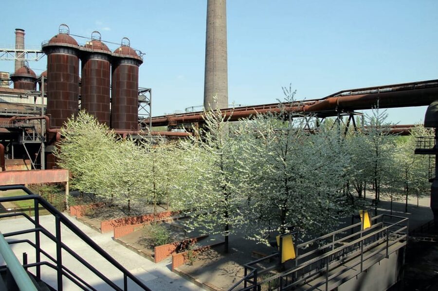 Hut tour Duisburg-Nord Landscape Park - What the tour says about work at Meiderich