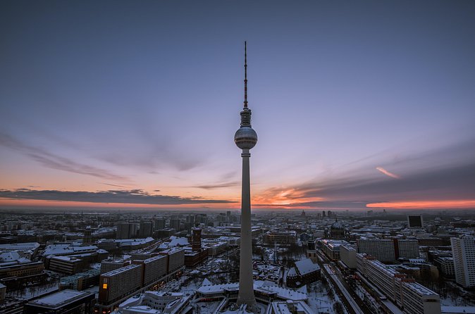 Individual city tour Berlin for max. 8 persons - Checkpoint Charlie and the Berlin Wall