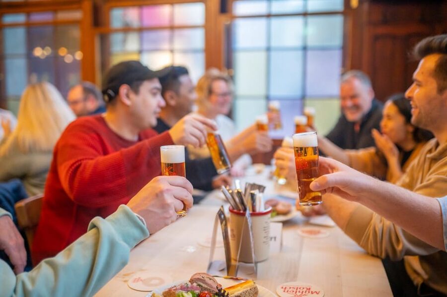 Informative and fun brewery tour in German, public - Meeting at Heumarkt 6