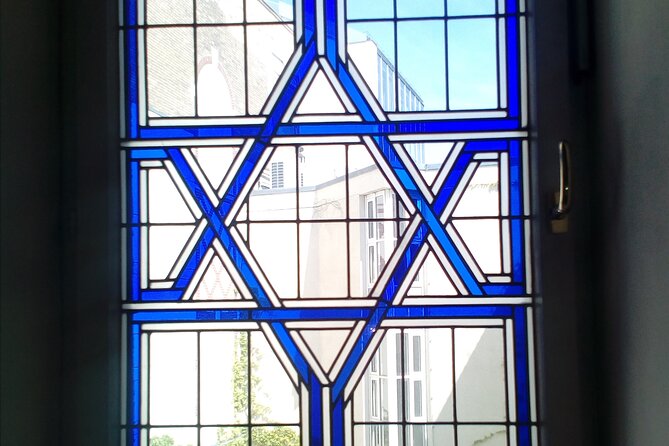 Jewish Berlin: Walking tour The Old Jewish Quarter (private 3 Hours tour) - The Neue Synagoge closes the route with architecture and memory