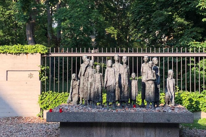 Jewish Berlin: Walking tour The Old Jewish Quarter (private 3 Hours tour) - Berlin’s Jewish story begins at the old synagogue site