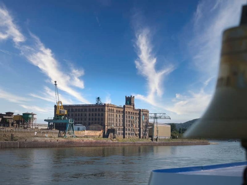 Koblenz: City & Rhine Valley Sightseeing Cruise - Koblenz’s Palace and Riverside Buildings