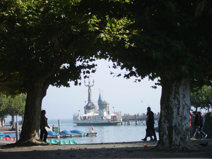Konstanz: Private Stadtführung mit Weinprobe - Münsterplatz and the Cathedral Quarter