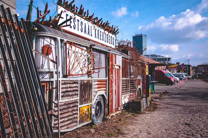 Kreuzberg Walking Tour: Immigrants, Artists & Hipsters - Markthalle Neun and Turkish food culture