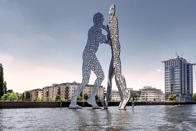 Kreuzberg Walking Tour: Immigrants, Artists & Hipsters - What the small group adds