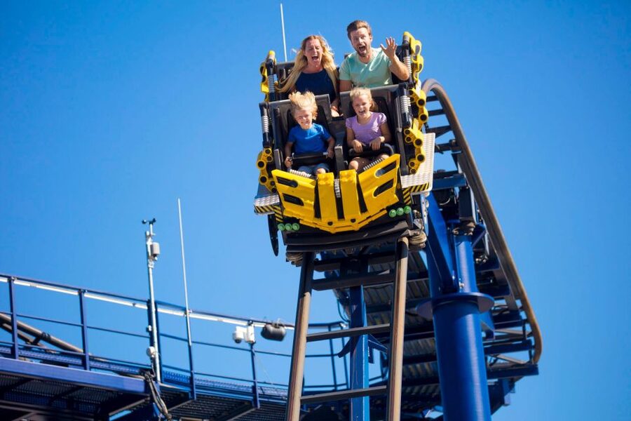 LEGOLAND® Deutschland Resort: Admission Ticket - KNIGHTS KINGDOM and the fire-breathing dragon