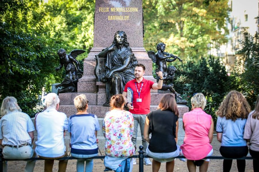 Leipzig: 2-Hour Guided Walking Tour in German - Specks Hof and the old commercial center