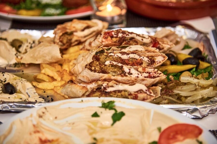 Leipzig: 3 dangerously delicious hours in Eisenbahnstraße - Arabic, German, and Asian flavors in one quarter