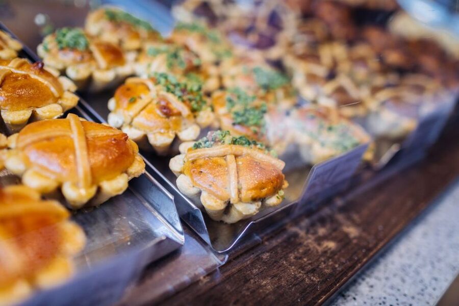 Leipzig: 3-Hour Sightseeing and Food Tour - Why food is a good way to meet Leipzig