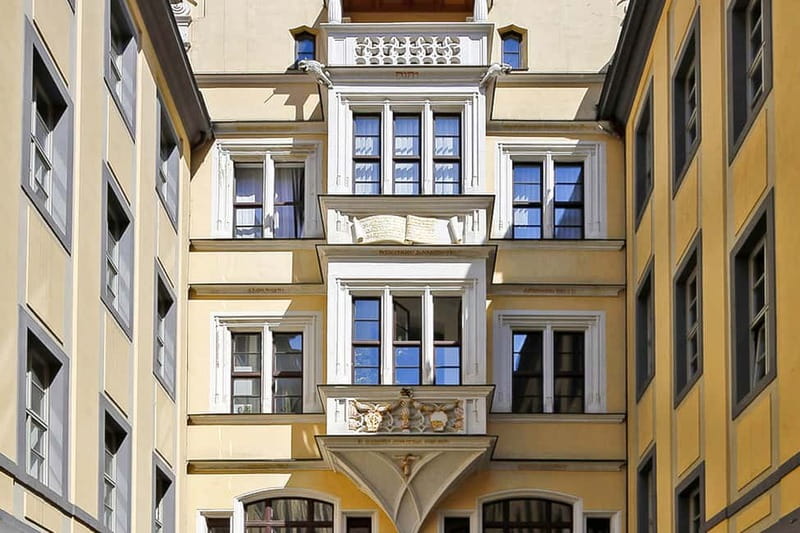 Leipzig: Courtyards, Houses, Trade - Passage Tour in German - Mädler Passage, Leipzig’s grandest address