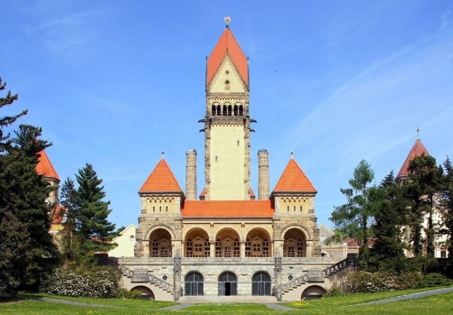 Leipzig: Guided Tour of the Southern Cemetery - Reading the cemetery as a work of art