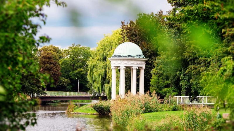 Leipzig: Hop-On-Hop-Off Bus Tour & City Walk - Key points to know before you book