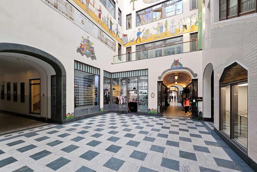 Leipzig: Private Tour of the Old City - Specks Hof and the city of passages