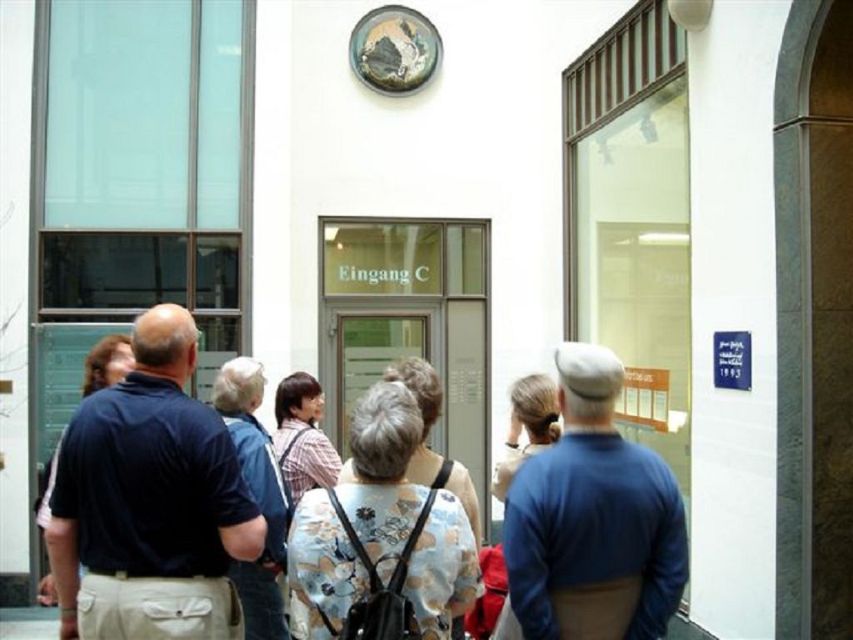 Leipzig: True or false? Walking Tour and Interactive Game - How the true-or-false game works