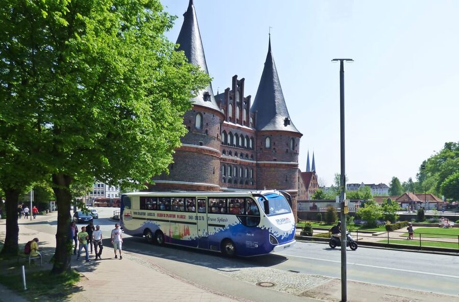 Lübeck: 1-Hour Splash Bus City Tour - Harbor views and the old town from the Trave