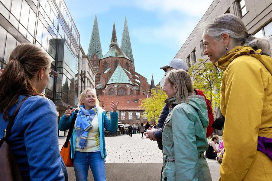 Lübeck: entertaining guided tour to old town highlights - Key points to know before booking