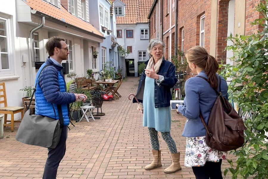 Lübeck: Entertaining Tour Through Hidden Courtyards - How the Private Group Format Changes the Experience