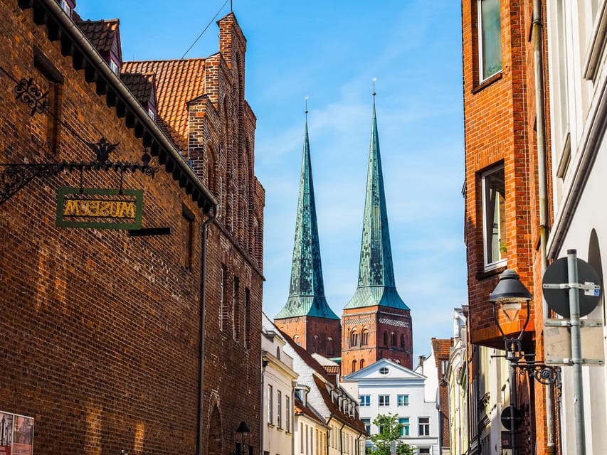 Lübeck: Express Walk with a Local - Starting beside Lübeck’s Holstentor