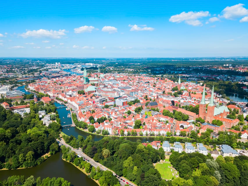 Lübeck: Express Walk with a Local - Who will get the most from this Lübeck walk?