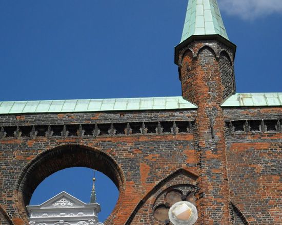 Lübeck: Hanseatic League History Walking Tour - Buddenbrook House and the Mann family connection