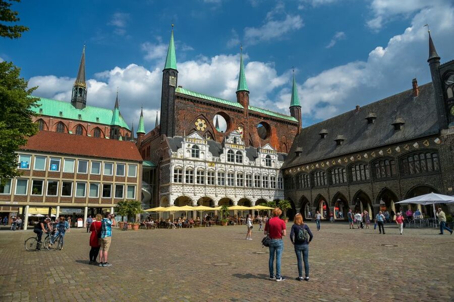 Lübeck: Old Town Highlights Private Walking Tour - Drehbrücke and the quieter end of the route