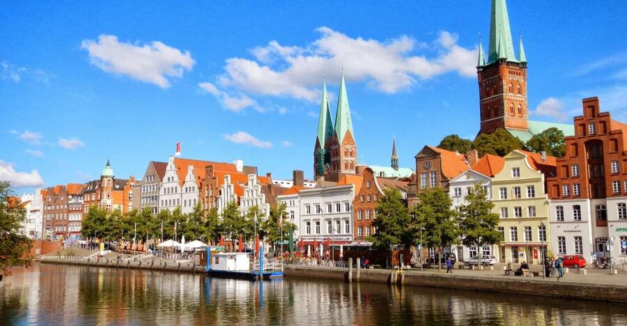 Lübeck: Old Town Highlights Private Walking Tour - Riverside salt warehouses and the trade that shaped the city