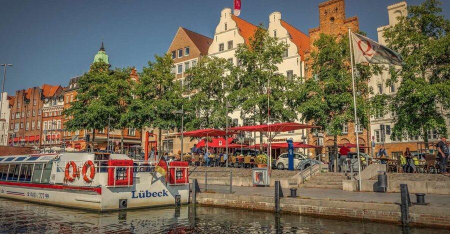 Lübeck: Private Historical and Architectural Walking Tour - Buddenbrook House and the Mann family connection