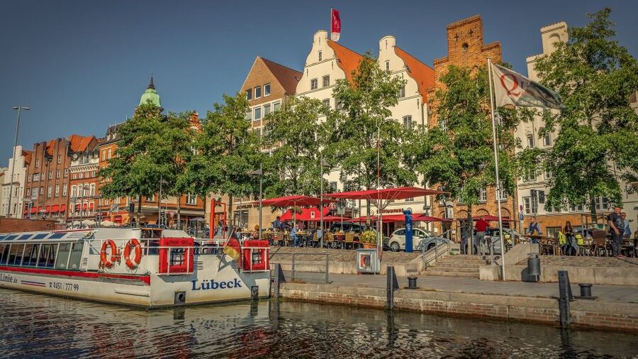 Lübeck: Private Historical and Architectural Walking Tour - Reading the skyline from the old city streets