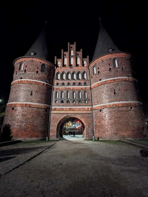 Lübeck zwischen Grusel und Geschichte Truecrime zu Halloween - Why this Lübeck tour works after dark
