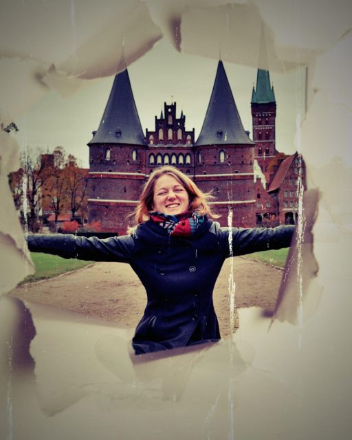 Lübeck zwischen Grusel und Geschichte Truecrime zu Halloween - Walking past monuments with darker associations