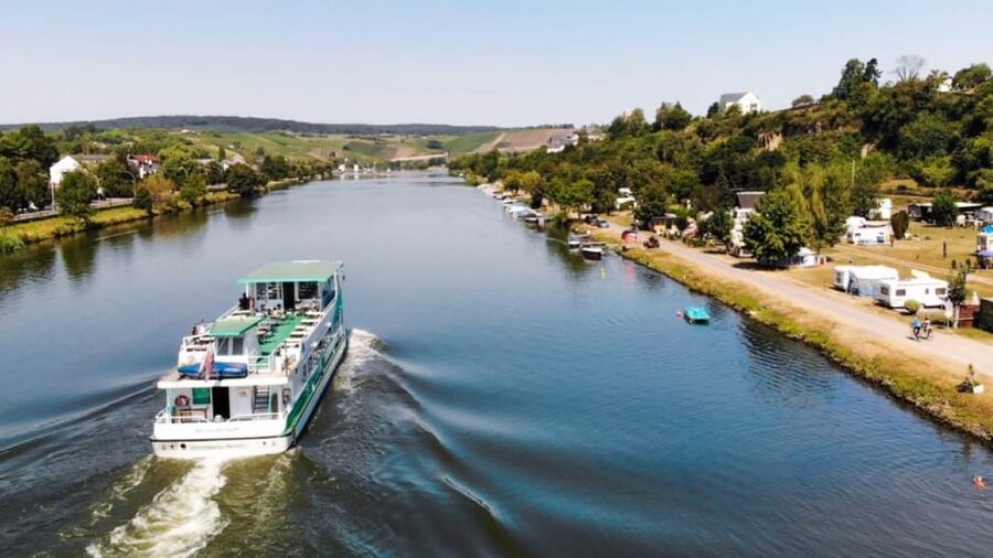 Luxembourg: Moselle Day Trip with Wine Tasting and Boat Tour - Two afternoon cellars, two different moods