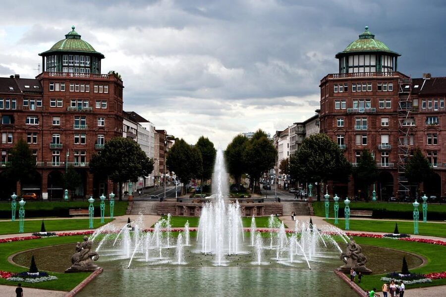Mannheim: Express Walk with a Local in 60 minutes - Local tips for cafes, restaurants, and bars