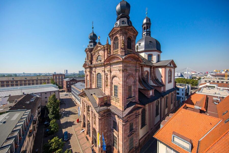 Mannheim, guided costume tour: Hangmen, Witches, Huguenots - Witchcraft in the Electoral Palatinate
