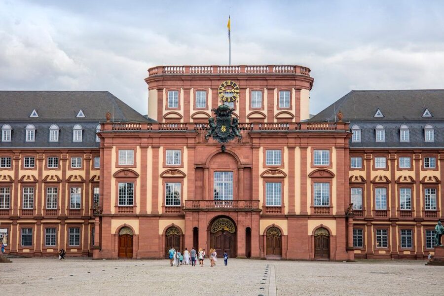 Mannheim, guided costume tour: Hangmen, Witches, Huguenots - Through the lower town and craftsmen’s quarter