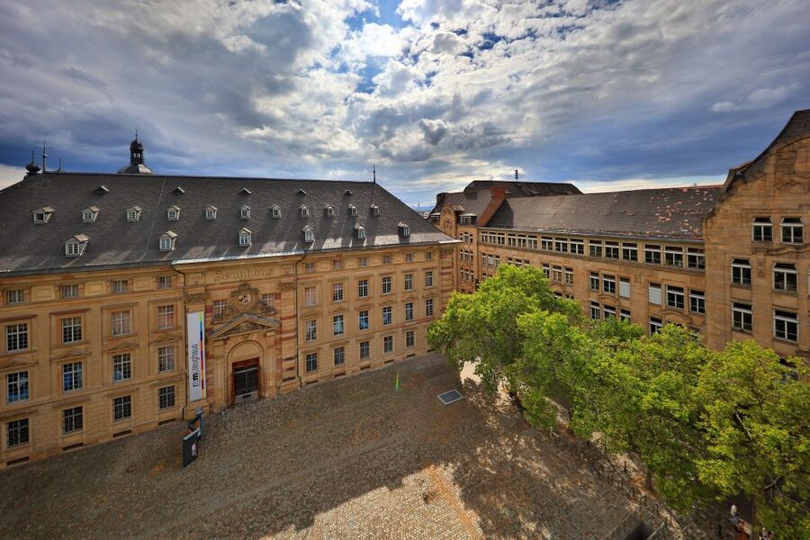 Mannheim, guided costume tour: Tour with Night Watchman - Starting in the palace church courtyard