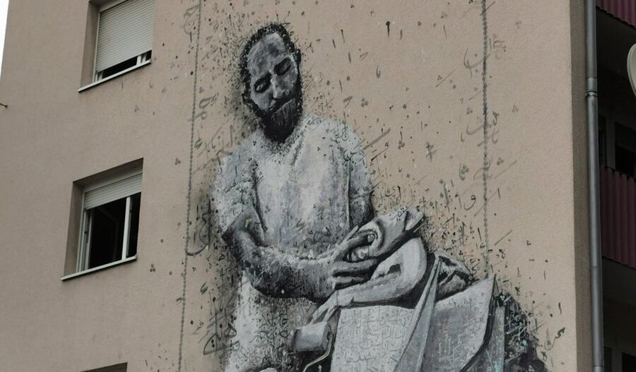 Mannheim: Guided Street Art Walking Tour - How the two-hour walk unfolds