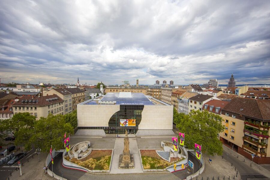 Mannheim, guided Walking Tour: Discover Mannheim - Starting beneath Mannheim Palace