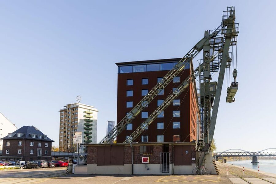 Mannheim, guided walking tour: Industrial culture at the commercial port - Crossing Mannheim’s waterways and reading the port