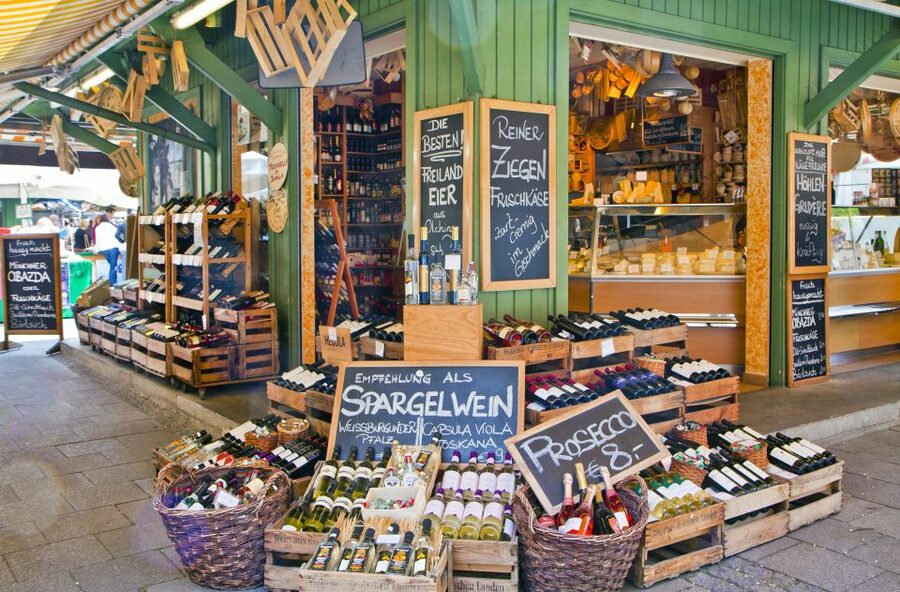 Marienplatz and Viktualienmarkt Private Tour and Tasting - The guide can make or break the experience