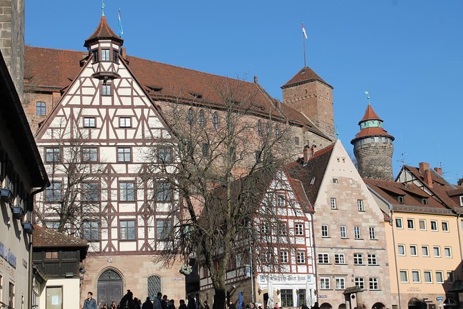 Medieval Tour in Nuremberg in Spanish - The Weißer Turm marks an early city wall