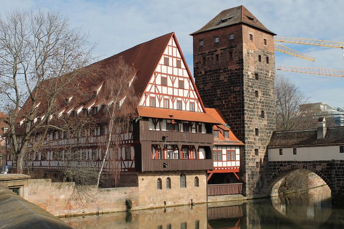 Medieval Tour in Nuremberg in Spanish - Ehekarussell turns marriage into a fountain