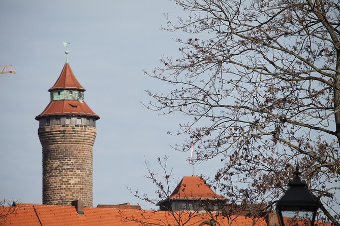 Medieval Tour in Nuremberg in Spanish - Unschlitthaus introduces Kaspar Hauser