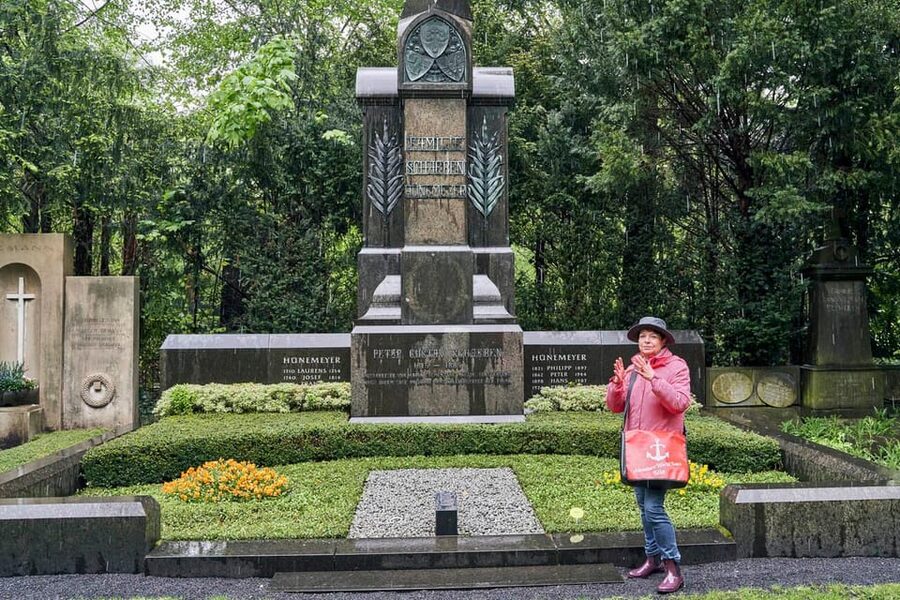 Melaten Friedhof: Guided tour with all senses - Starting at Aachener Straße